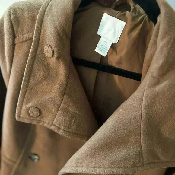 H&M  Tan coat - Picture 2 of 4